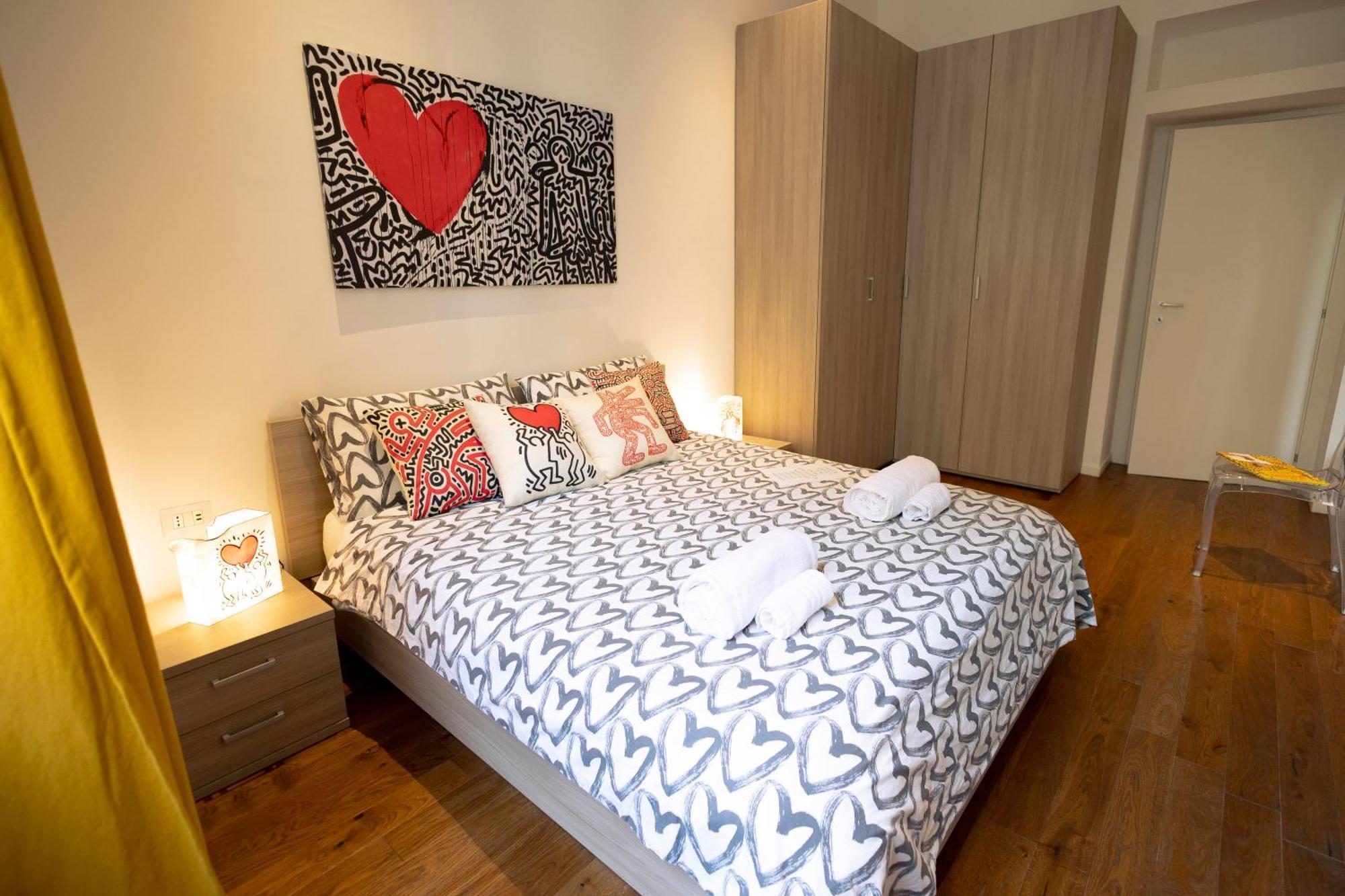 The Keith Haring Room - Private Bedroom Milano Dış mekan fotoğraf